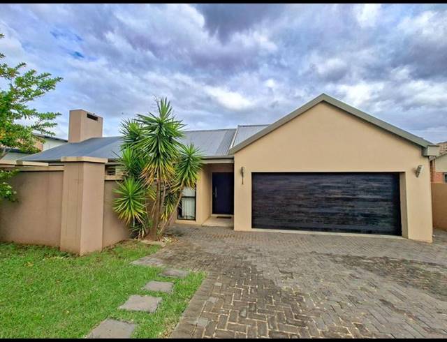 3 BEDROOM HOUSE FOR SALE IN MIDSTREAM ESTATE